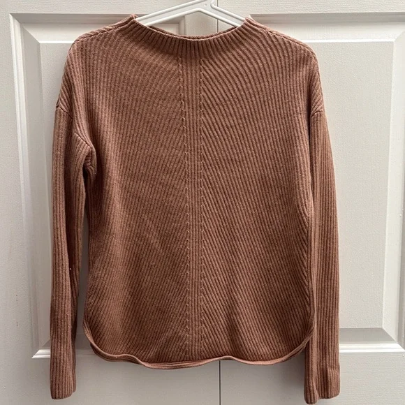 Aritzia Women's Ribbed Crewneck Sweater - taupe - Picture 4 of 4